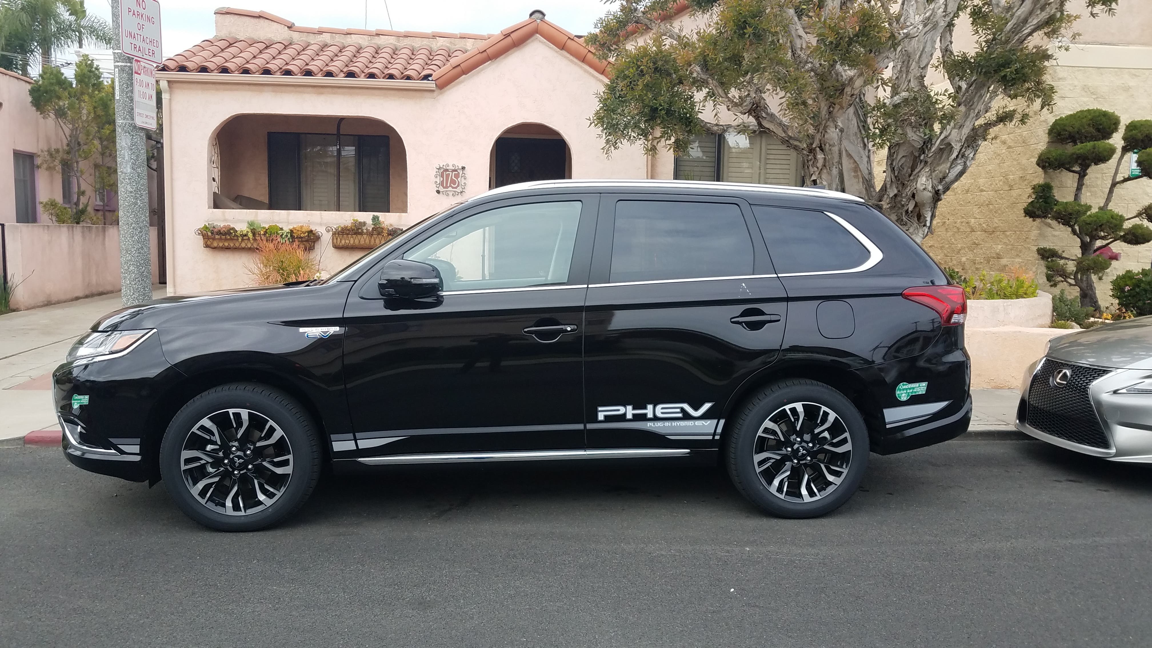 1 Week Behind The Wheel Of The 2018 Mitsubishi Outlander PHEV —  CleanTechnica Review, Part 2 - CleanTechnica