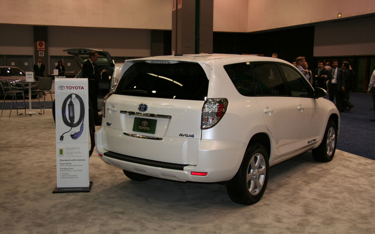 First Look: 2013 Toyota RAV4 EV