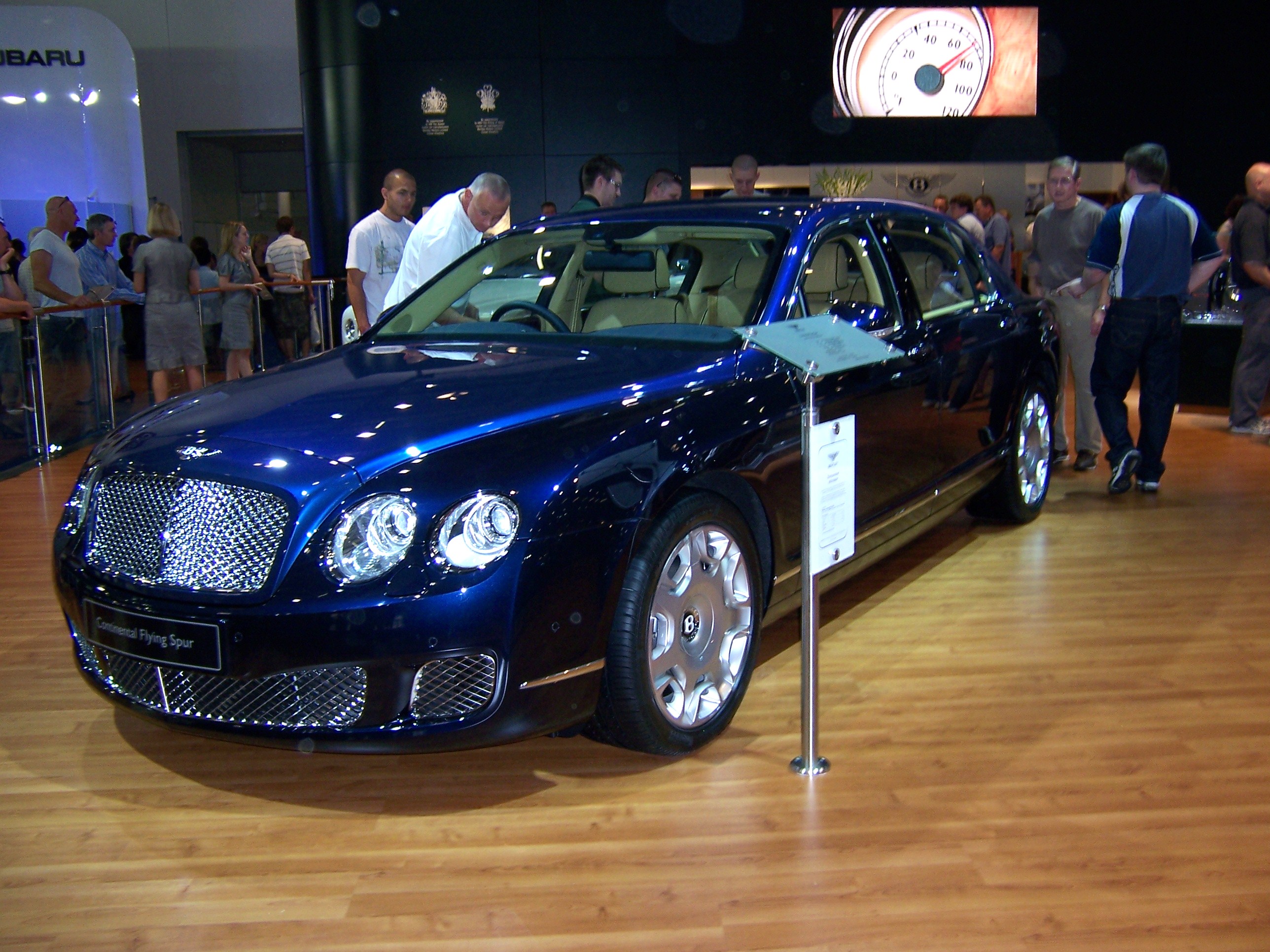 File:Bentley Continental Flying Spur Facelift.jpg - Wikimedia Commons