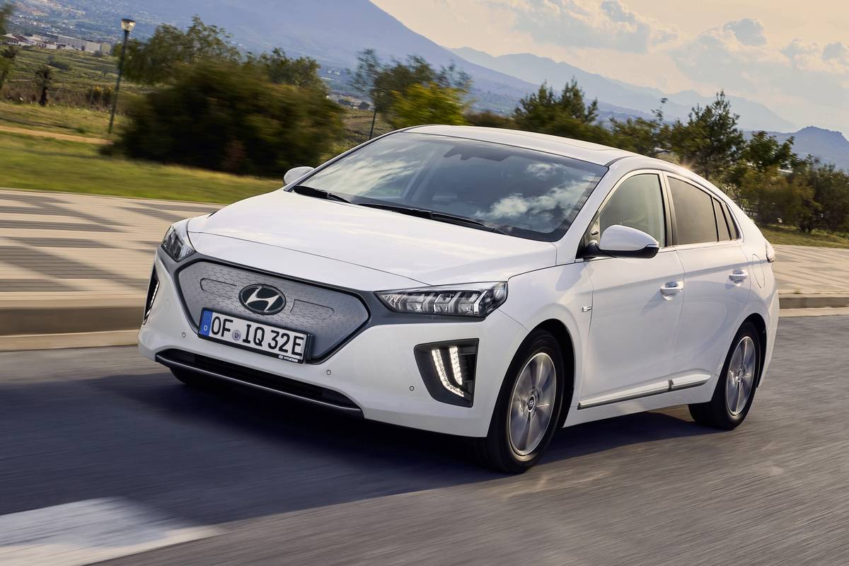 2020 Hyundai Ioniq Electrified Sedans Get Juiced for L.A. Auto Show |  Cars.com
