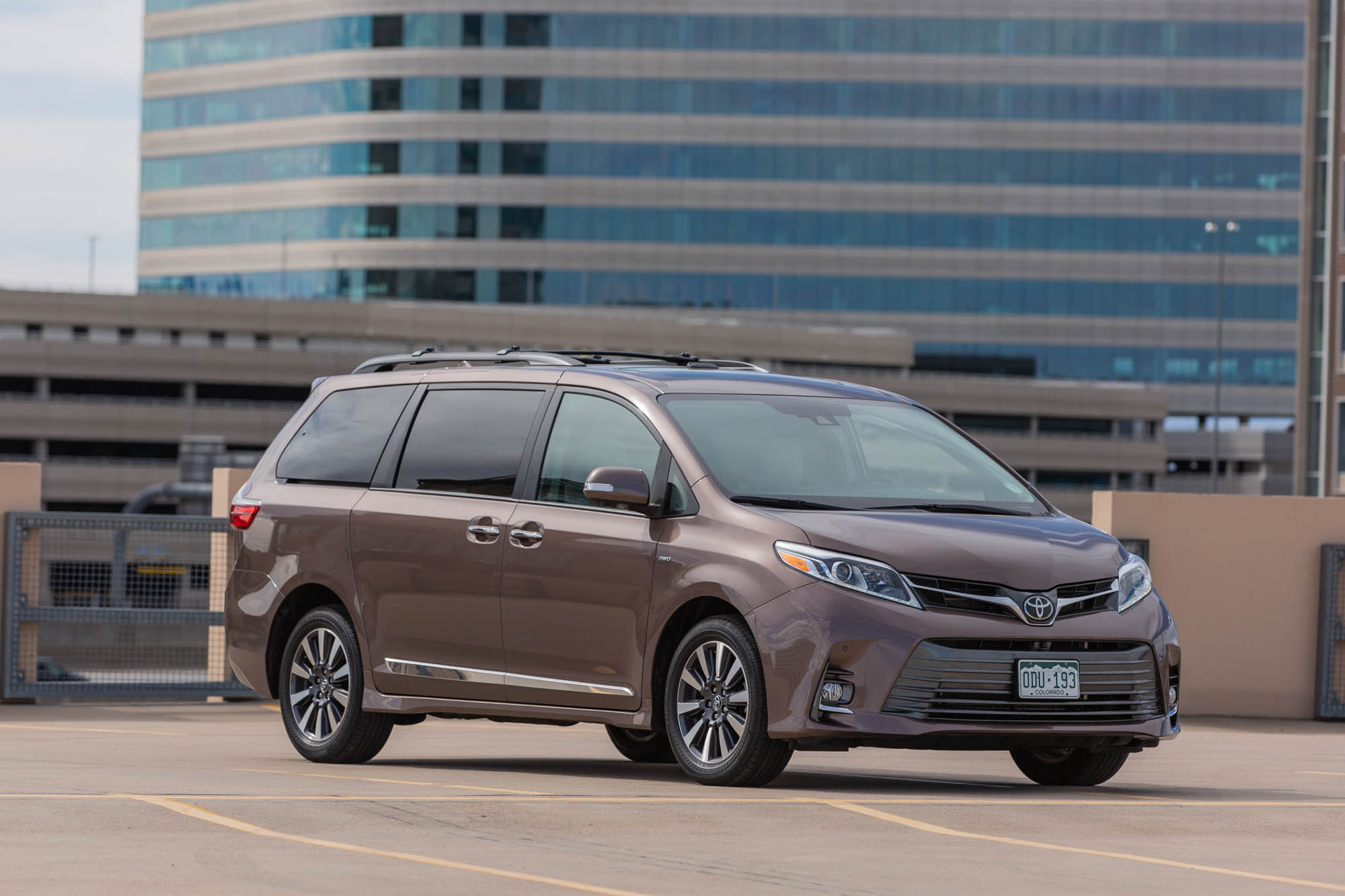 Review update: The 2020 Toyota Sienna Limited Premium is very casual, all  business
