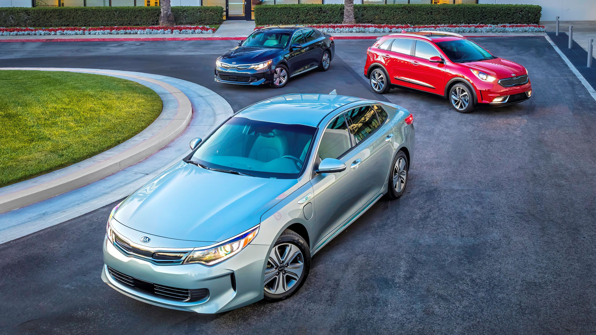 All–new 2017 Kia Optima Plug–in Hybrid makes global debut at Chicago Auto  Show