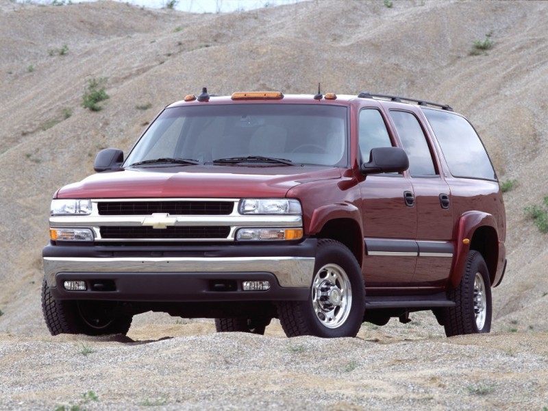 Chevrolet Suburban 2000 5.3 4WD (2000 - 2006) reviews, technical data,  prices