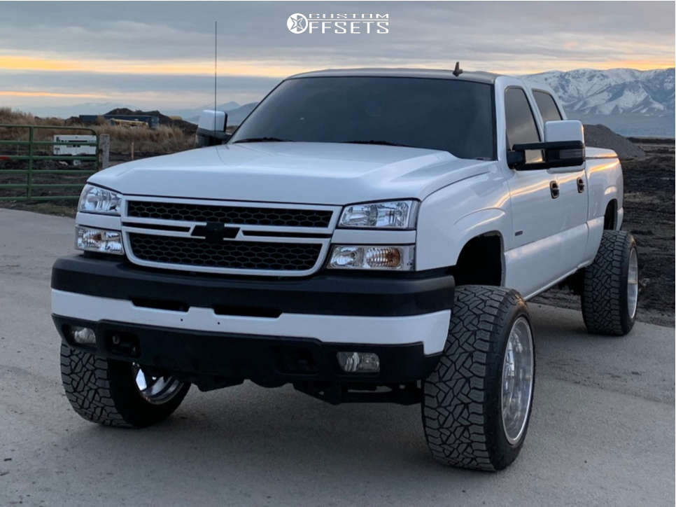 2007 Chevrolet Silverado 2500 HD Classic with 22x14 -76 Gear Forged F70p1  and 325/50R22 Fuel Gripper At and Suspension Lift 6" | Custom Offsets