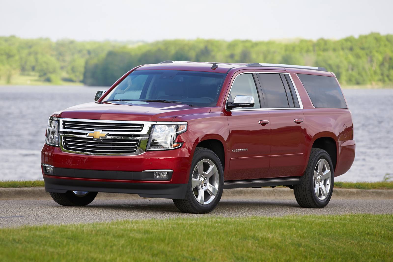 2018 Chevy Suburban Review & Ratings | Edmunds