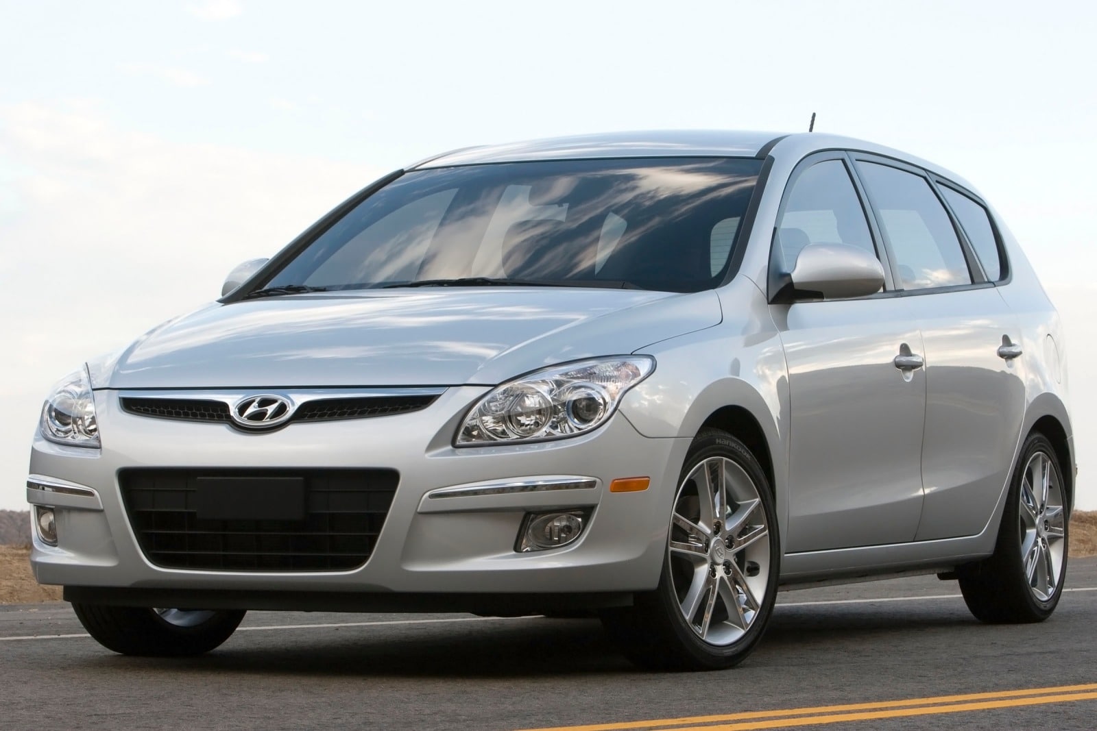 2012 Hyundai Elantra Touring Review & Ratings | Edmunds