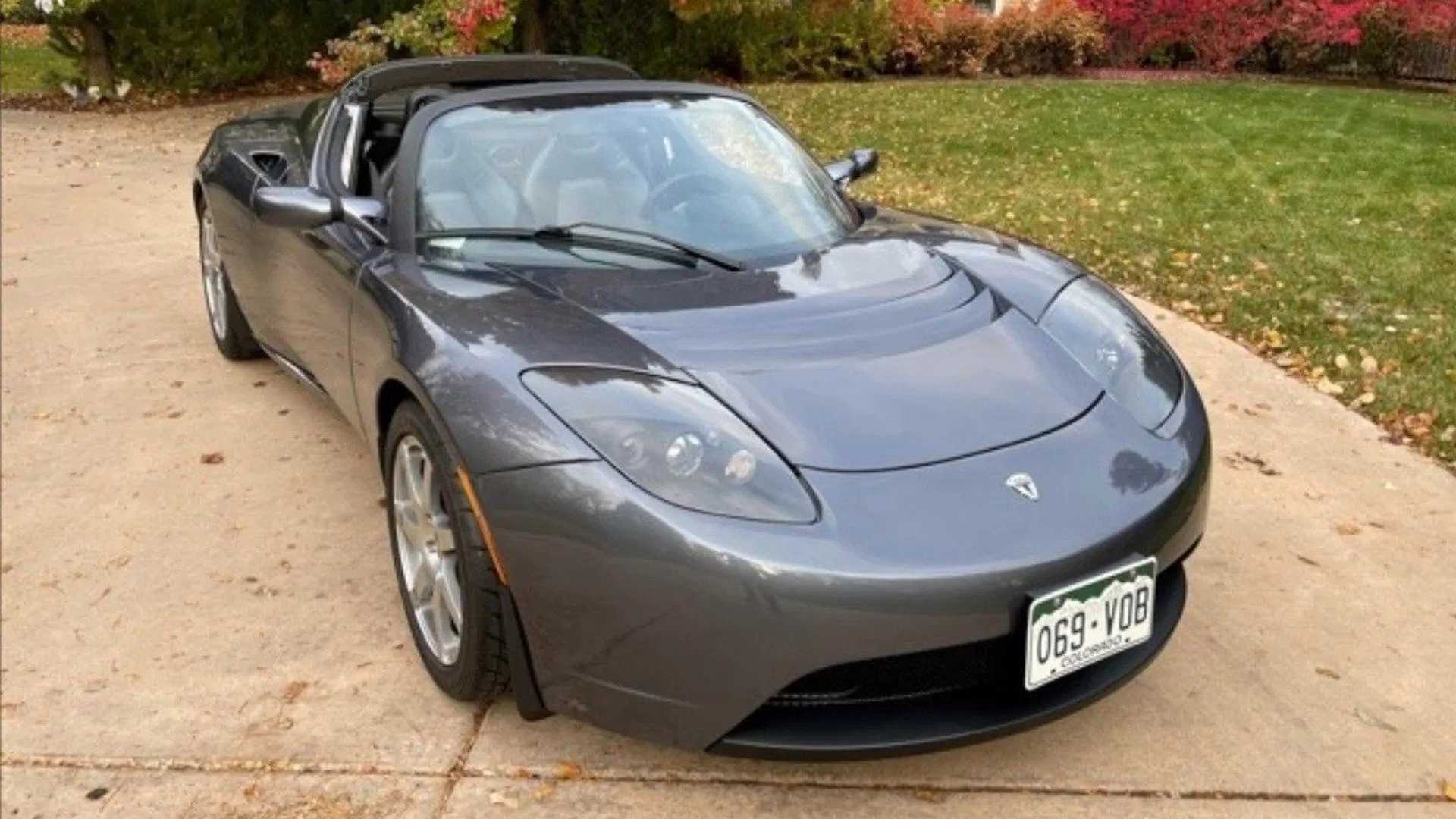 2008 Tesla Roadster Sells For Over $250,000