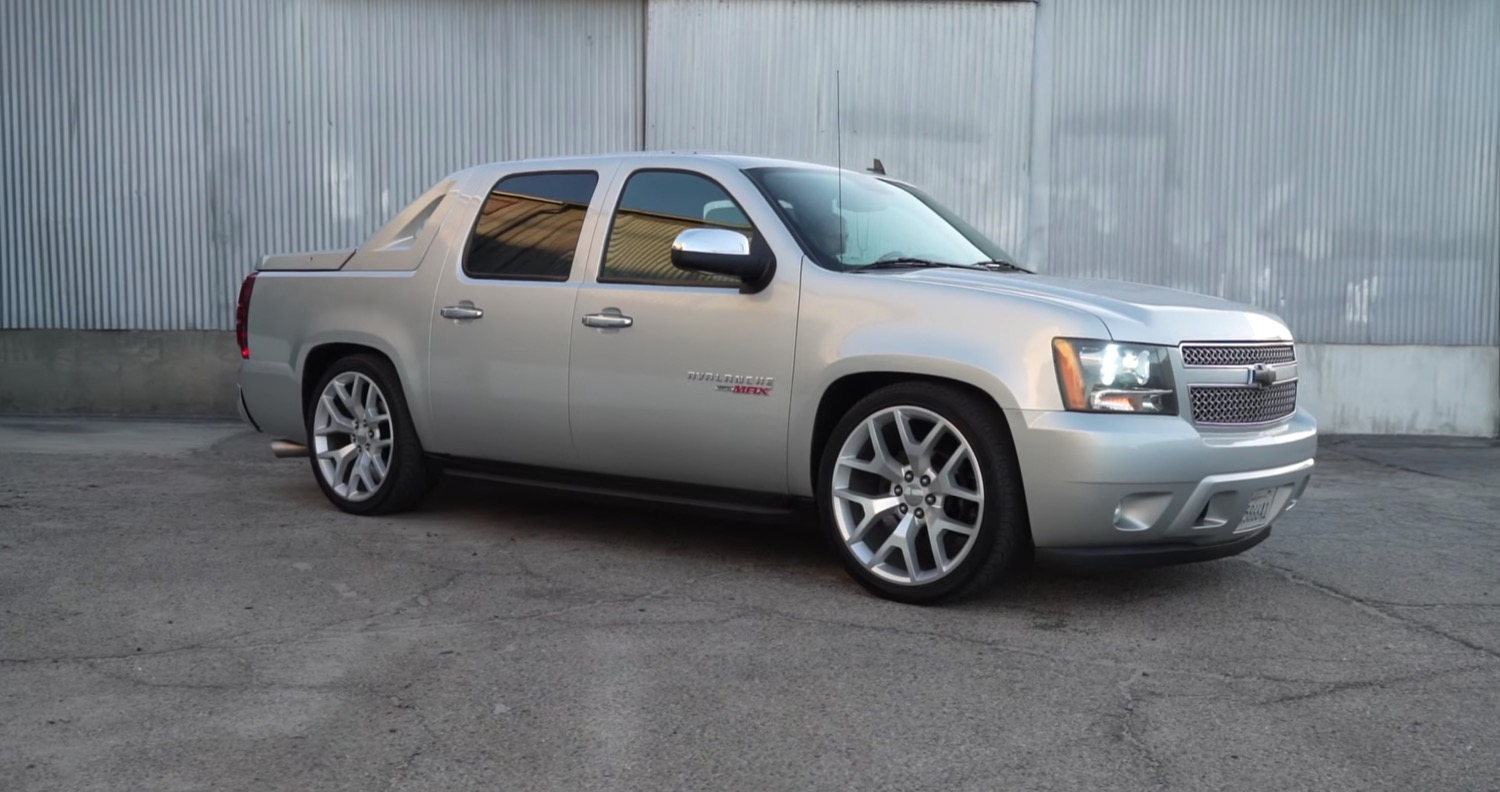 2011 Chevy Avalanche Gets Built 6.2L V8 And 24-Inch Wheels: Video