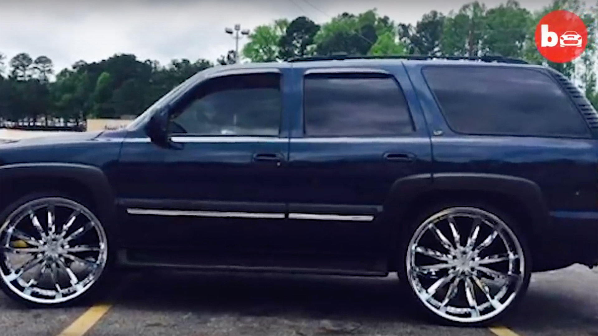 2004 Chevrolet Tahoe Bumps With 62-Speaker System | GM Authority