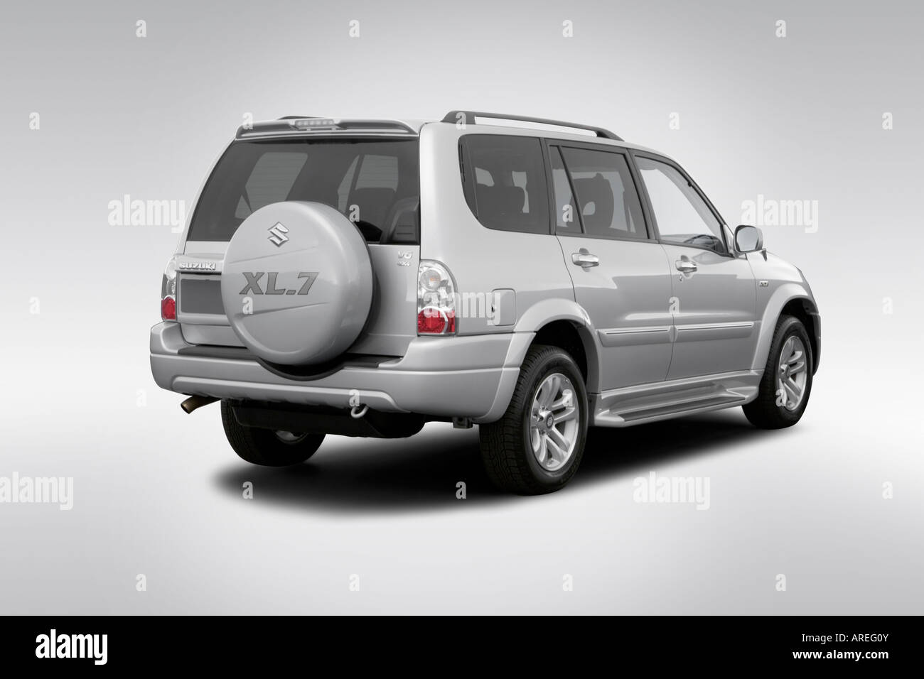 2006 Suzuki XL7 Premium in Silver - Rear angle view Stock Photo - Alamy