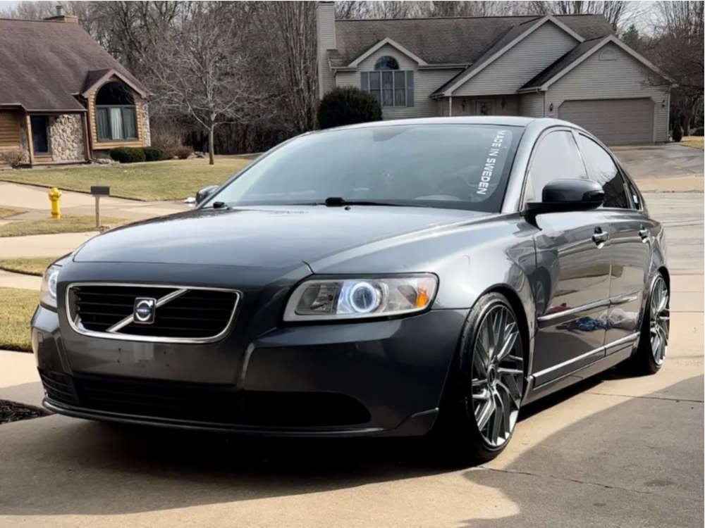2008 Volvo S40 with 18x8 40 Motiv Align and 205/40R18 Nitto Neo Gen and  Coilovers | Custom Offsets