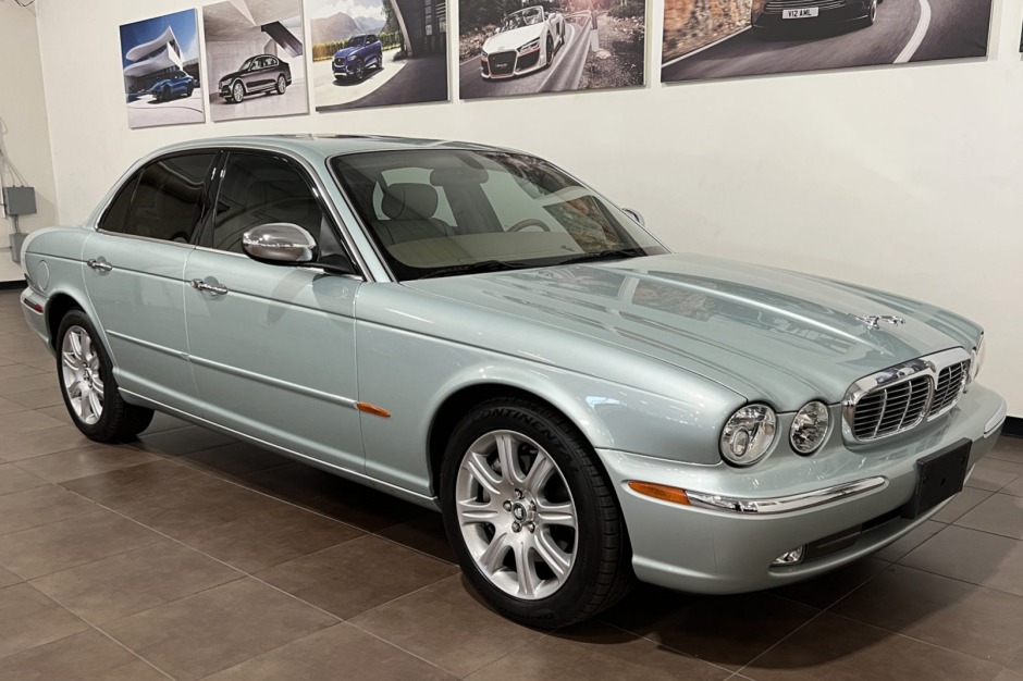 22k-Mile 2004 Jaguar Vanden Plas for sale on BaT Auctions - sold for  $19,000 on August 23, 2022 (Lot #82,325) | Bring a Trailer