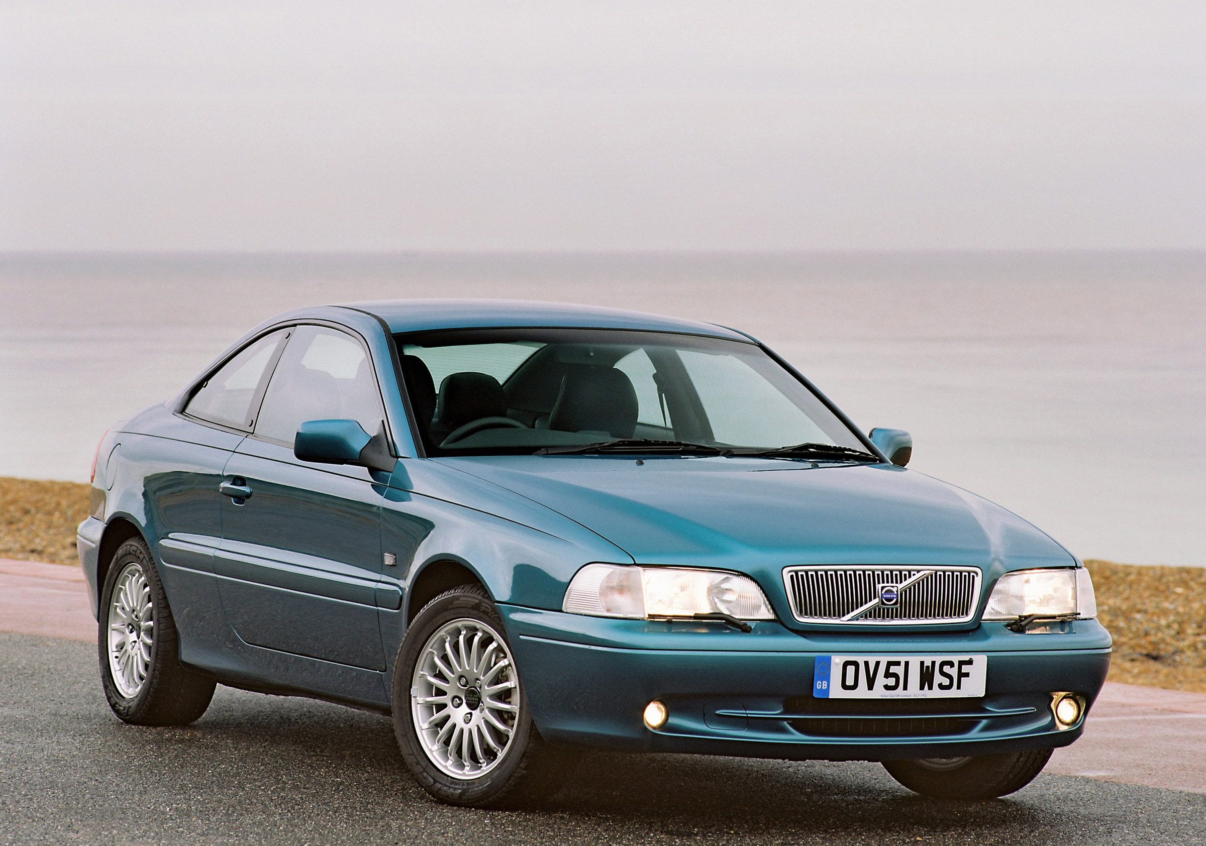 Volvo C70 (2002) - picture 2 of 2
