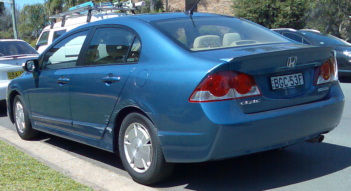 File:2006-2008 Honda Civic Hybrid sedan 01.jpg - Wikimedia Commons