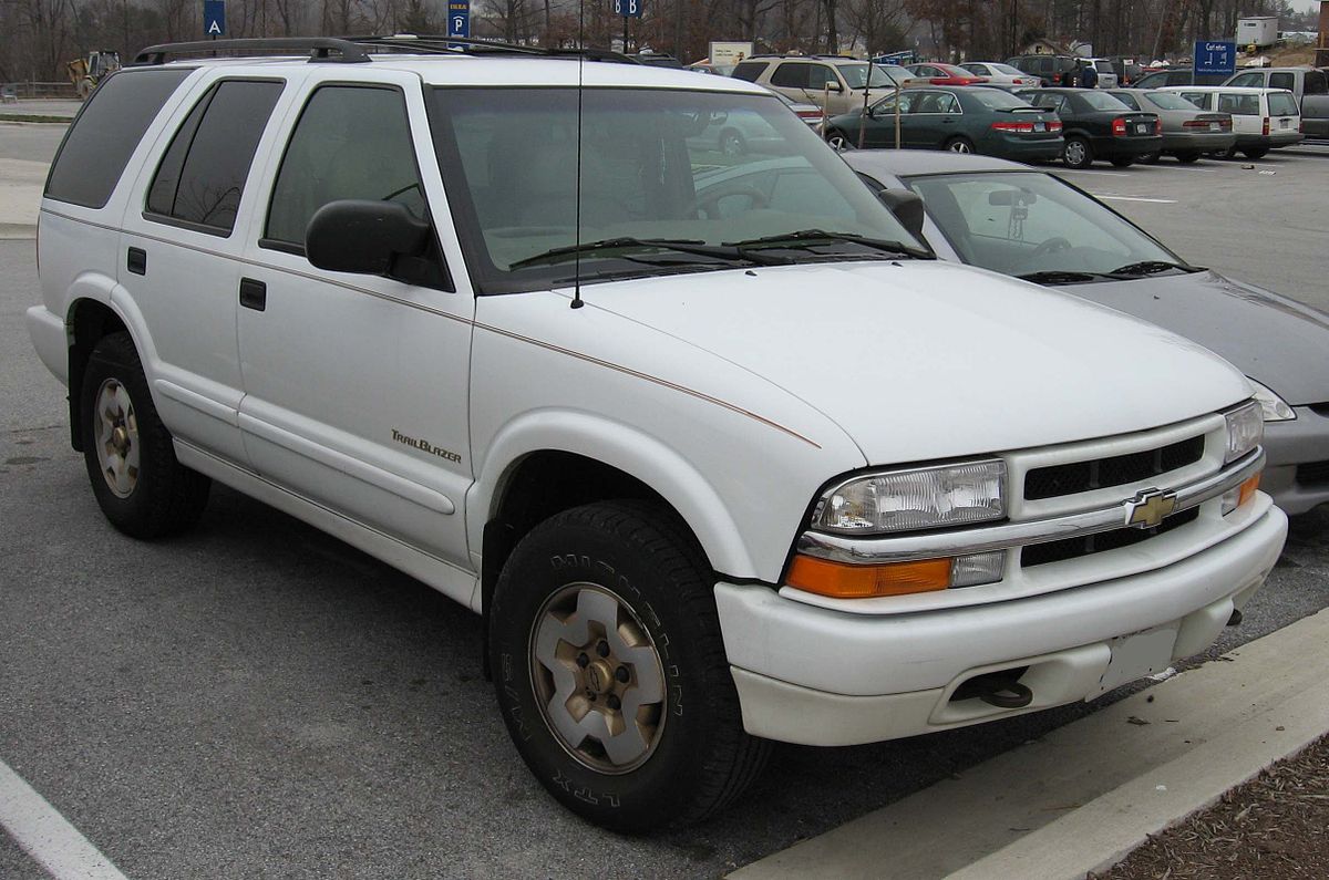 File:99-02 Chevrolet Blazer TrailBlazer.jpg - Wikimedia Commons