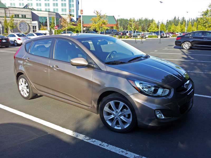 Subcompact Culture - The small car blog: Spotted: 2012 Hyundai Accent SE