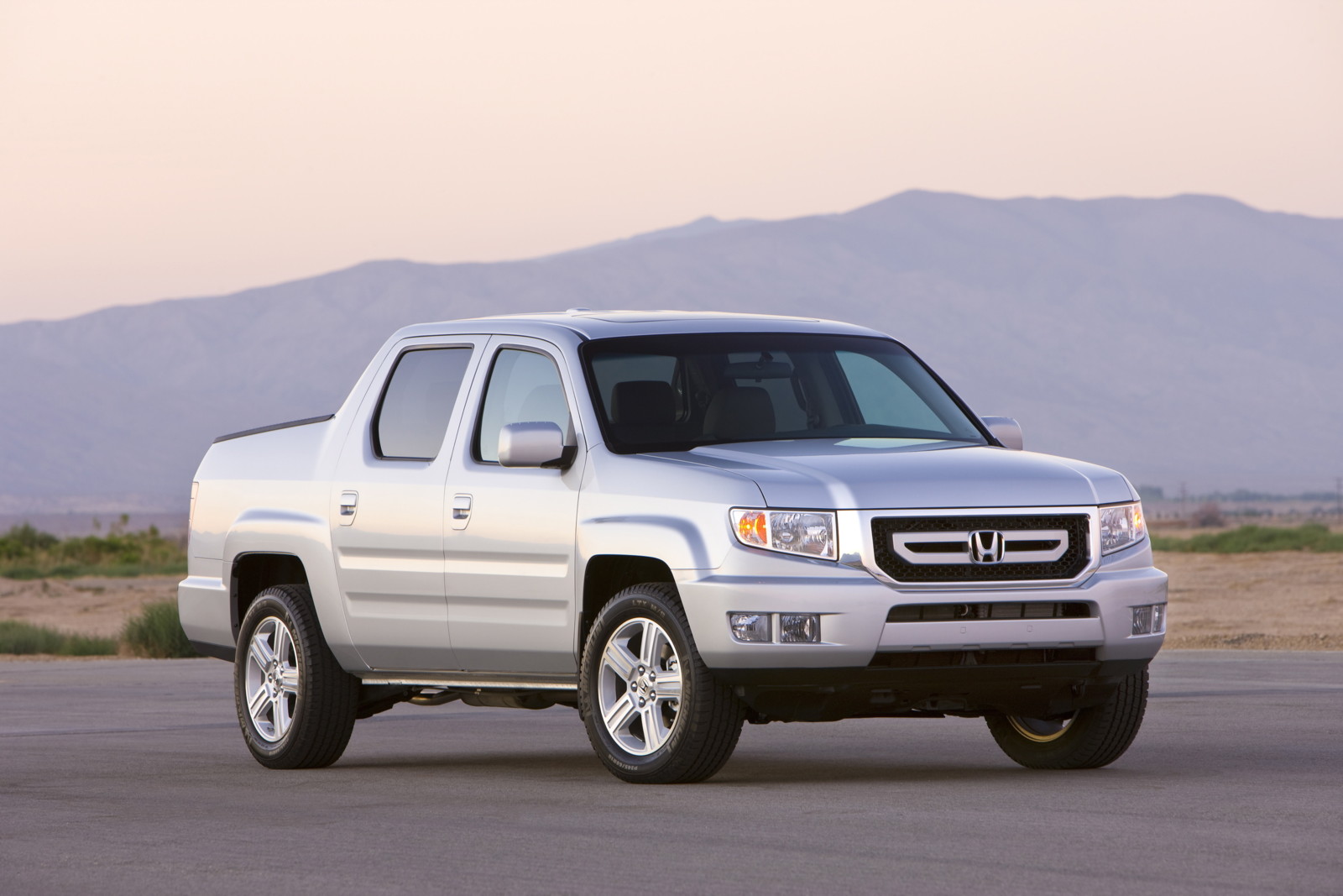 2010 Honda Ridgeline Review, Ratings, Specs, Prices, and Photos - The Car  Connection