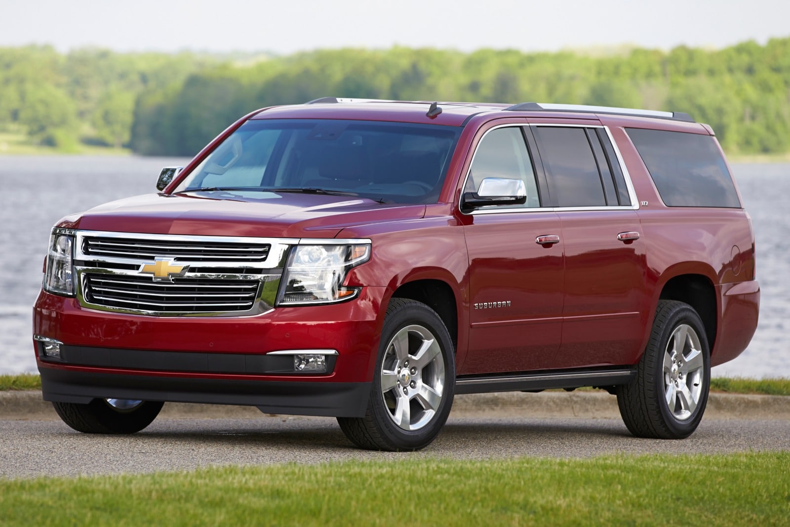 2015 Chevy Suburban Review & Ratings | Edmunds