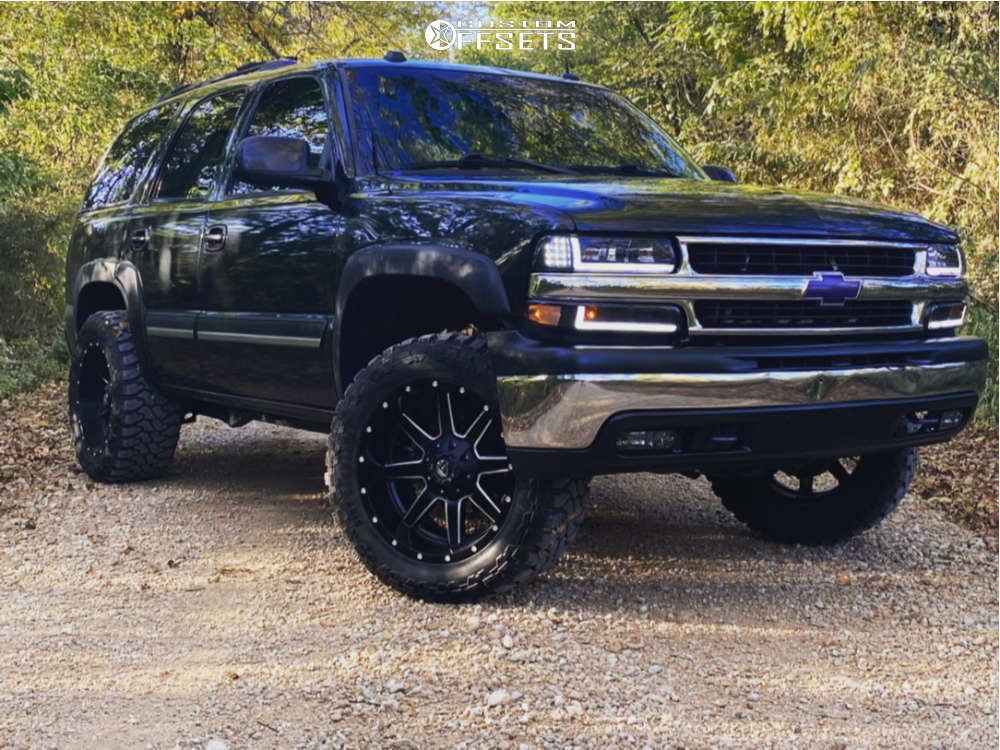 2005 Chevrolet Tahoe with 20x10 -19 Fuel Maverick and 33/12.5R20 Centennial  Dirt Commander Mt and Leveling Kit | Custom Offsets
