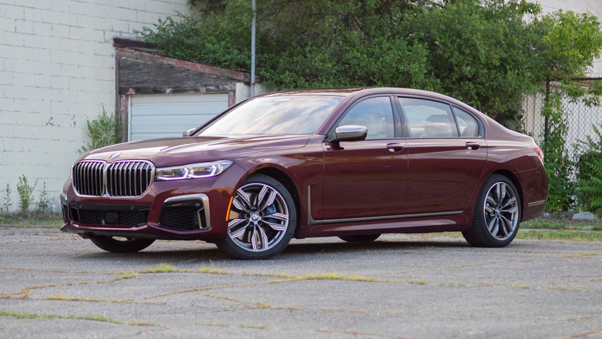2020 BMW M760i review: For both the driver and the driven - CNET