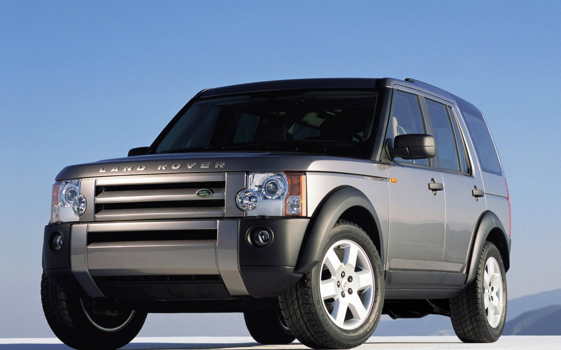 Land Rover LR2, LR3 or LR4: What's the Difference? | Otogo