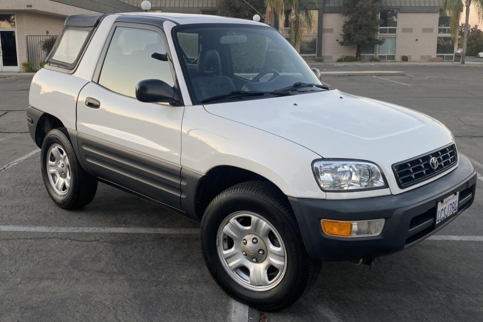 No Reserve: 1998 Toyota RAV4 5-Speed for sale on BaT Auctions - sold for  $12,472 on December 30, 2022 (Lot #94,690) | Bring a Trailer