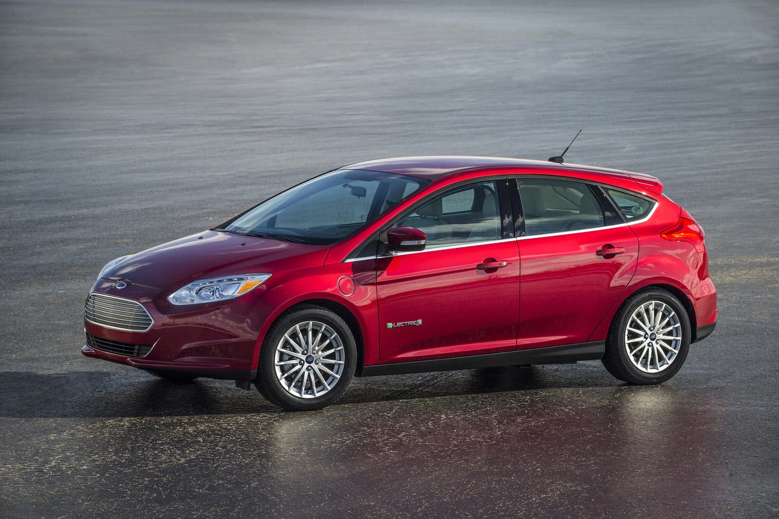 Ford Focus Electric 2015 Gets Big Price Cut - Down To $29,995 From $35,995  - CleanTechnica