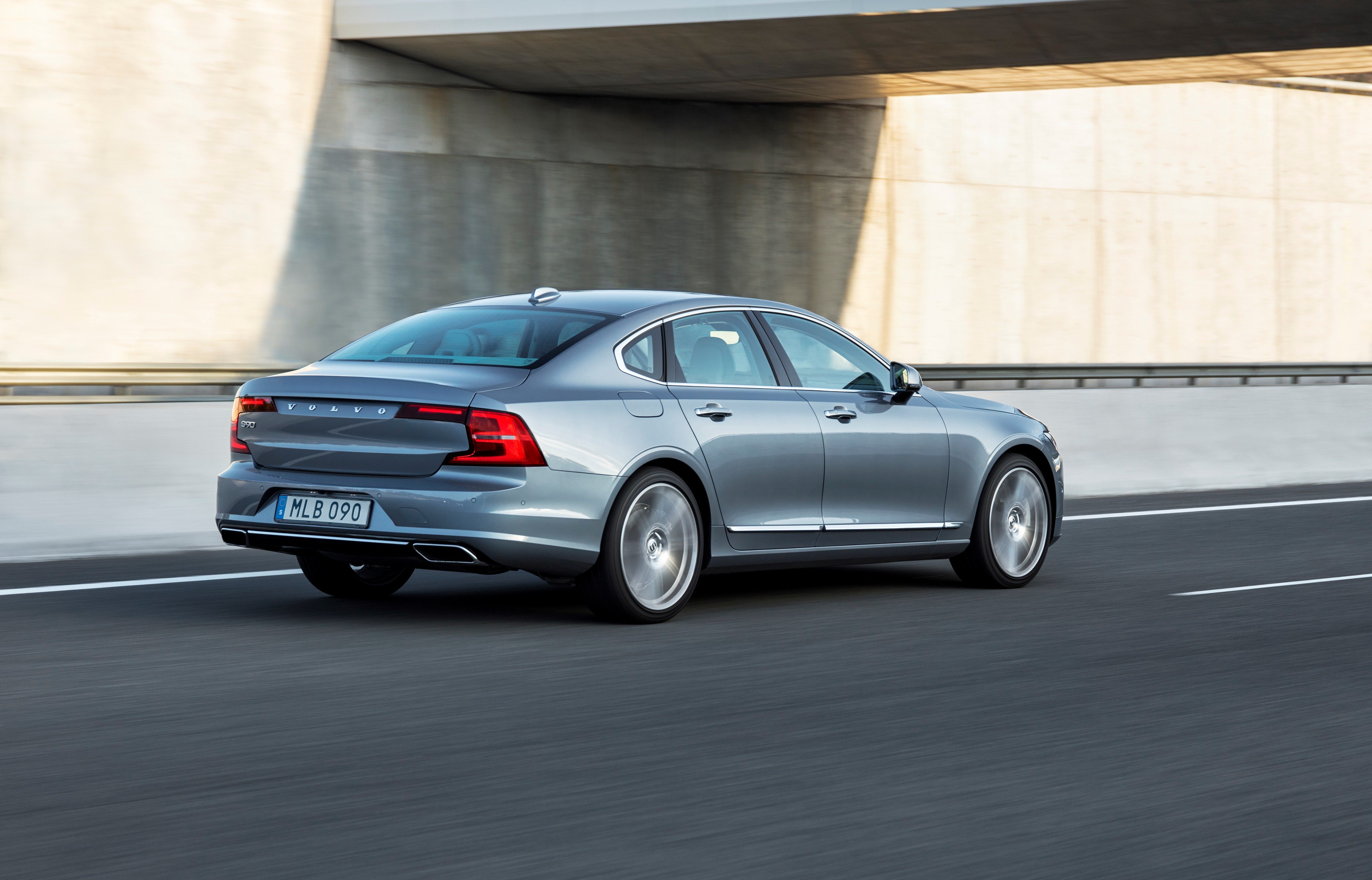 2020 Volvo S90 Review, Pricing, and Specs