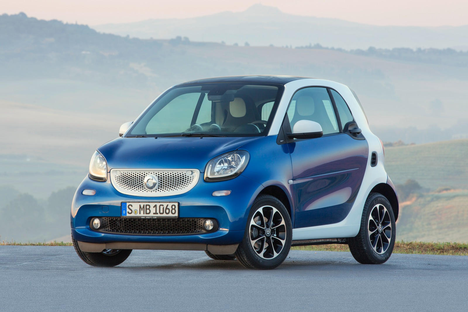 2017 smart fortwo: Review, Trims, Specs, Price, New Interior Features,  Exterior Design, and Specifications | CarBuzz