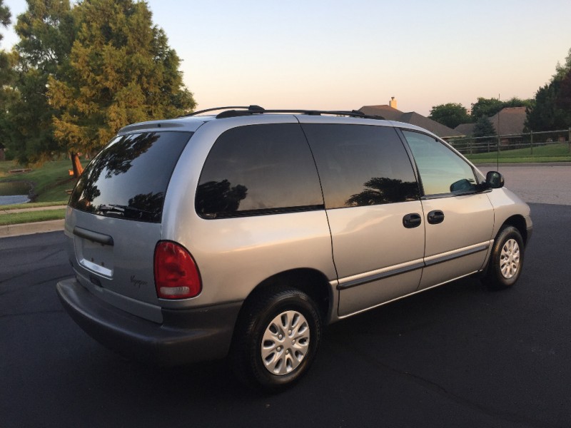 2000 PLYMOUTH VOYAGER MINIVAN SILVER *CARFAX CERTIFIED 1-OWNER* *SUPER LOW  MILES-JUST 90K MILES!* *S Auto Factory, LLC | Dealership in Broken Arrow