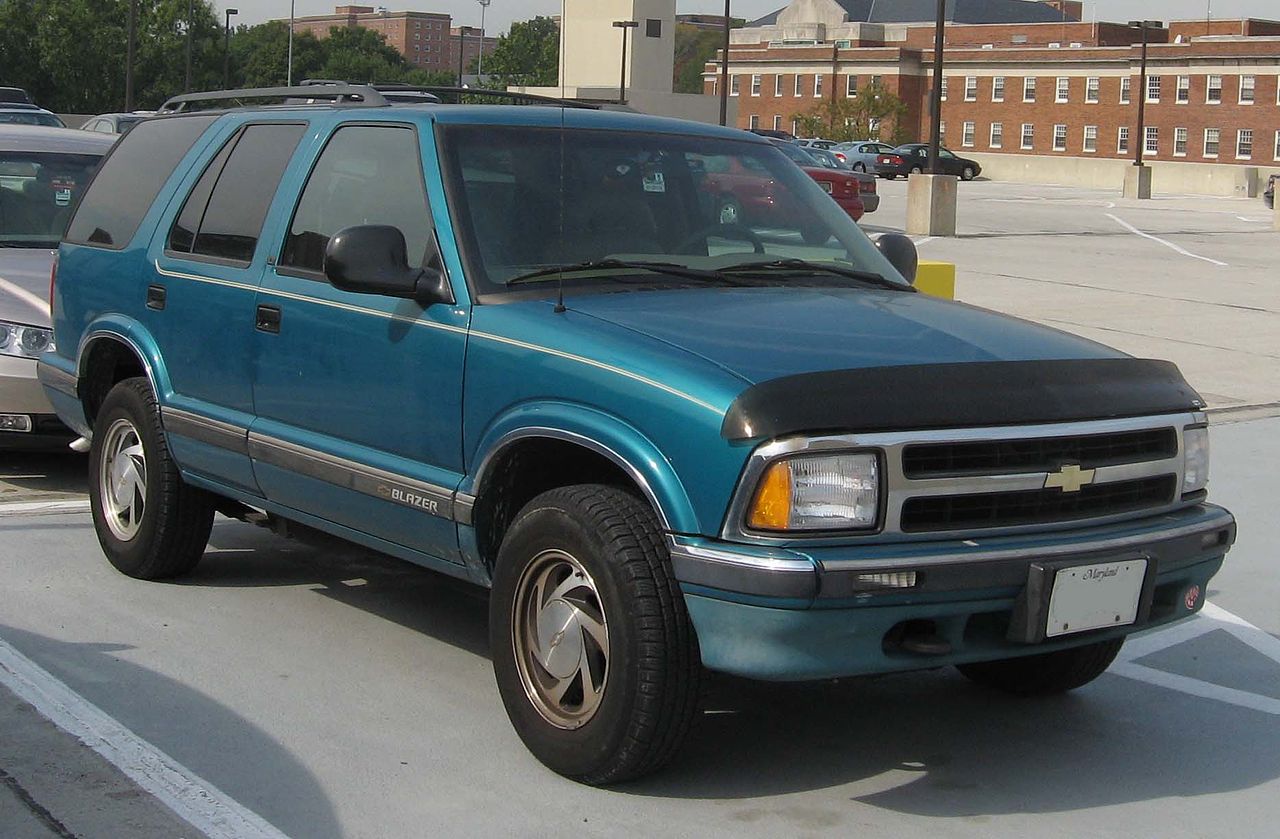 File:95-97 Chevrolet S-10 Blazer 4door.jpg - Wikimedia Commons
