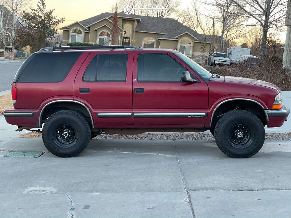 1998 Chevrolet Blazer with 15x8 -19 Vision D Window and 31/10.5R15 Back  Country A/T and Suspension Lift 2.5" | Custom Offsets
