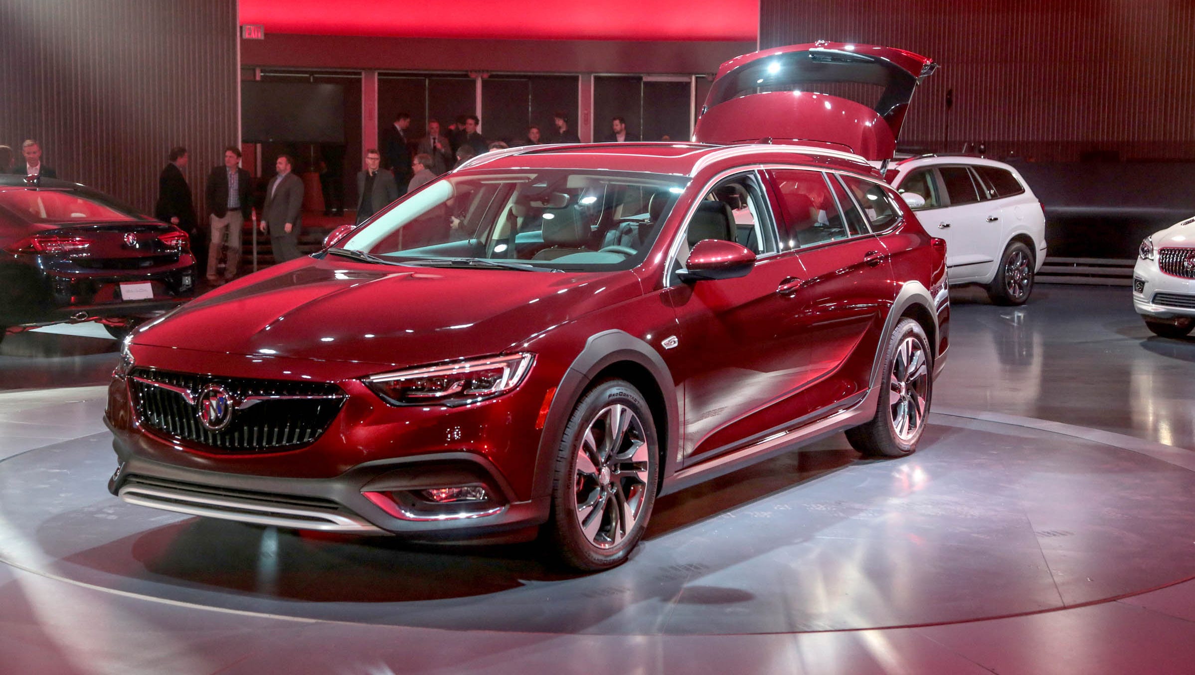 Review: 2018 Buick Regal TourX sport wagon delivers room, style value