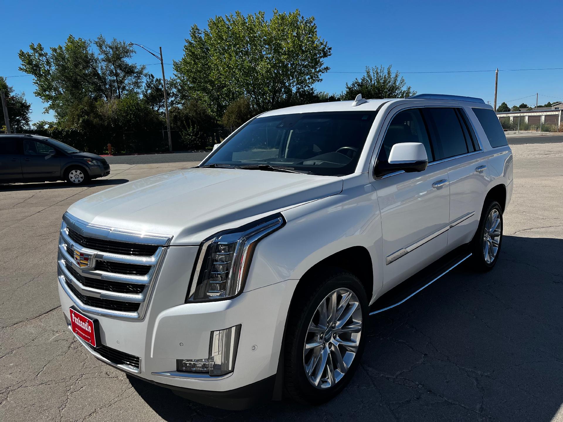 Pre-Owned 2020 Cadillac Escalade 4WD Luxury VIN 1GYS4BKJ2LR141144 Stock  Number 141144