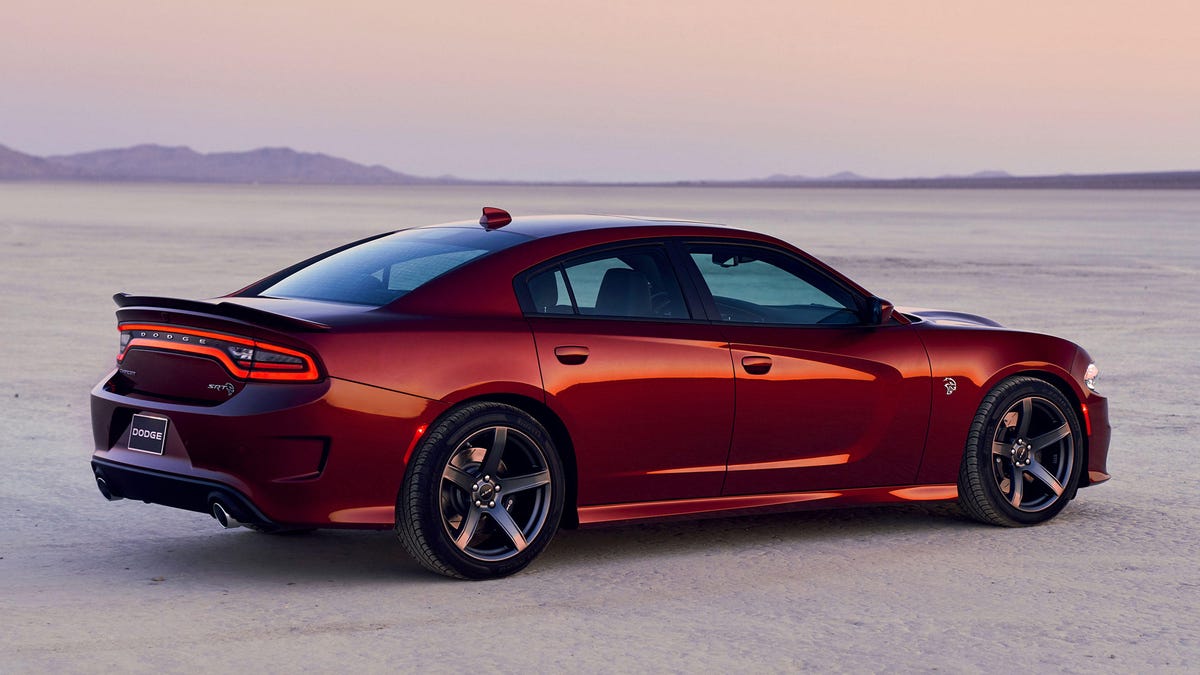 2019 Dodge Charger Hellcat gets a new look, more performance features - CNET
