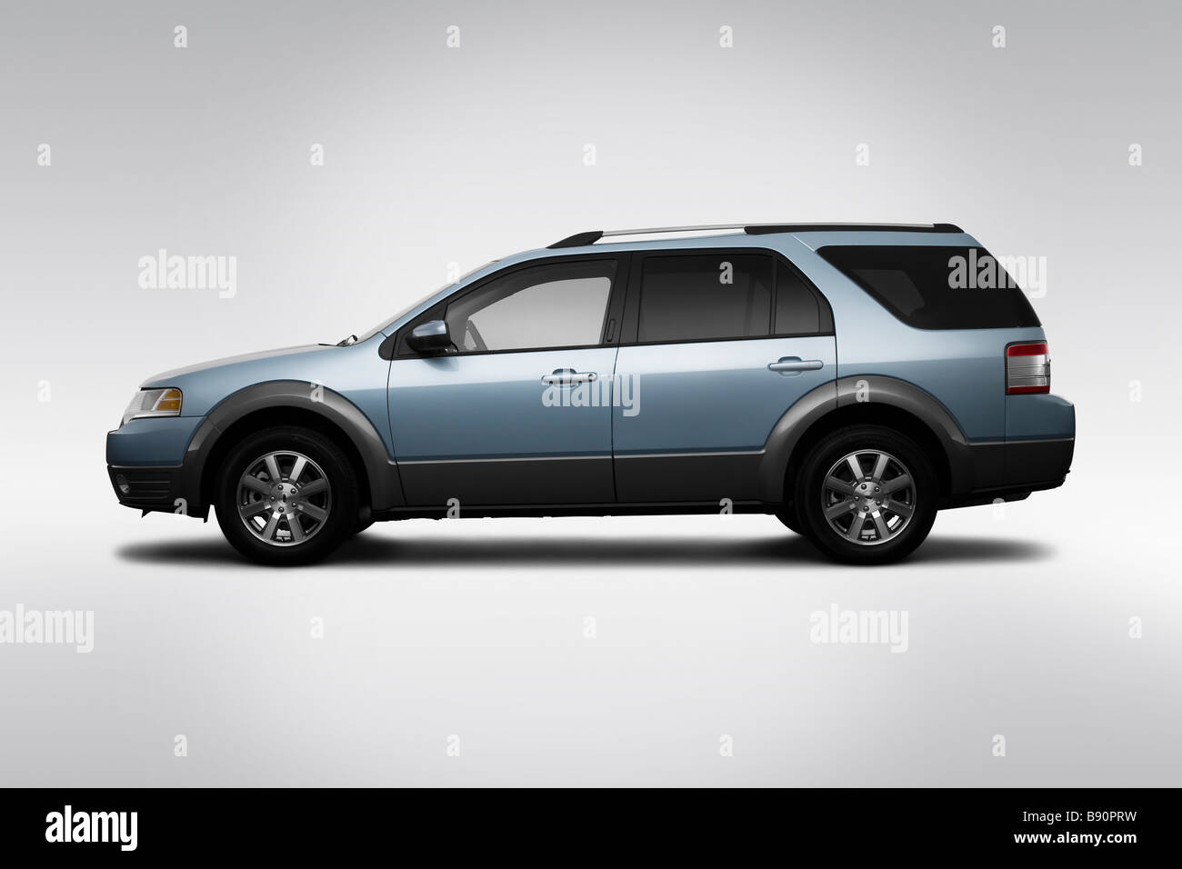 2009 Ford Taurus X SEL in Blue - Drivers Side Profile Stock Photo - Alamy