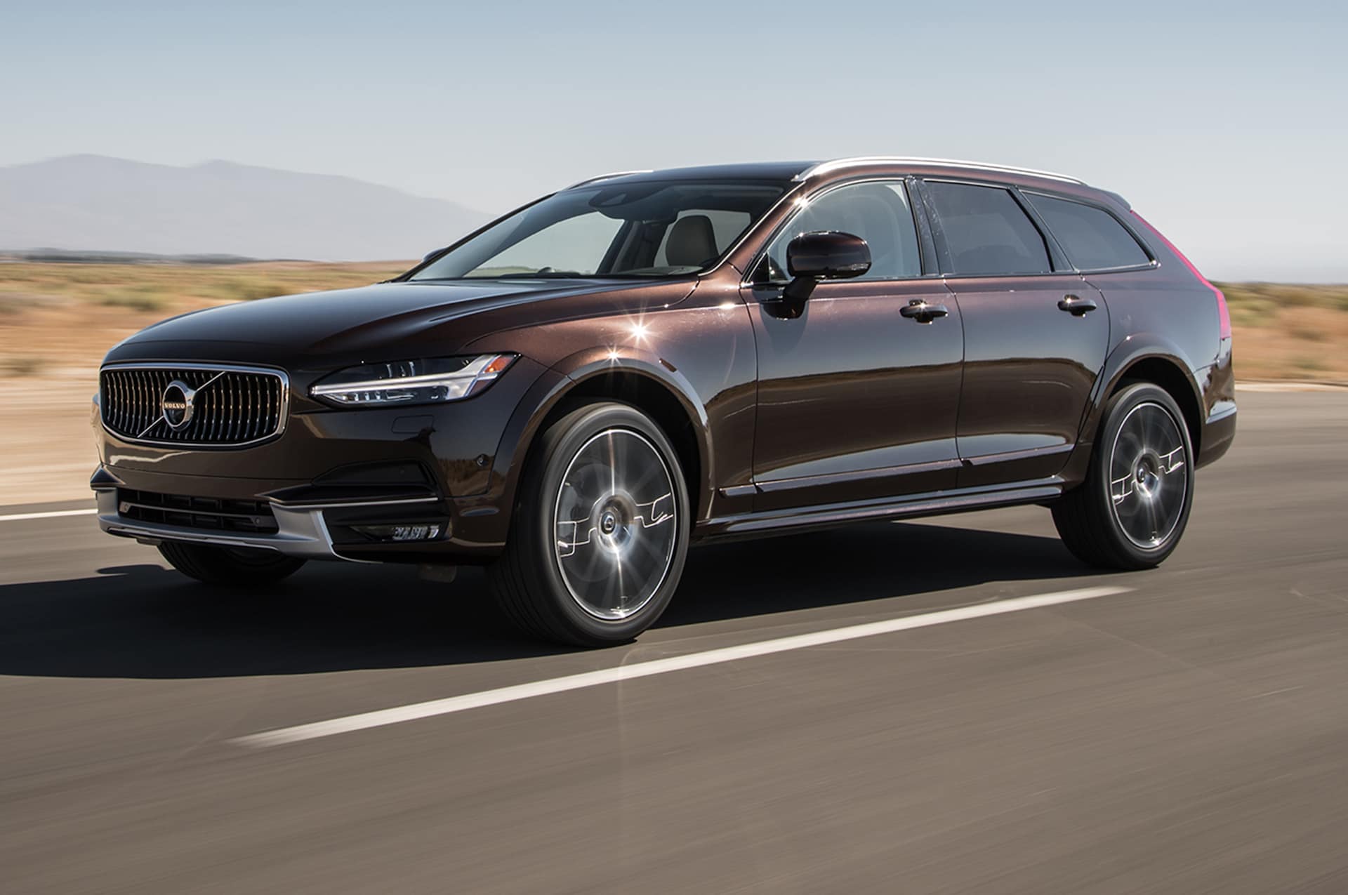 Volvo V90 Cross Country: 2018 Motor Trend SUV of the Year Contender