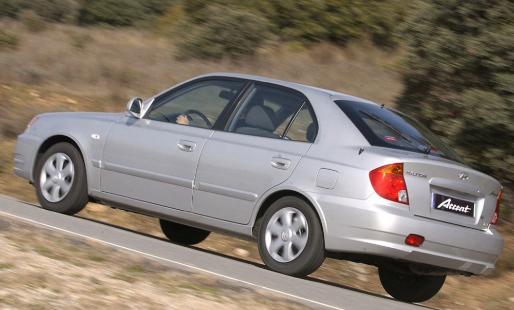 Hyundai Accent 2003 Hatchback (2003 - 2006) reviews, technical data, prices