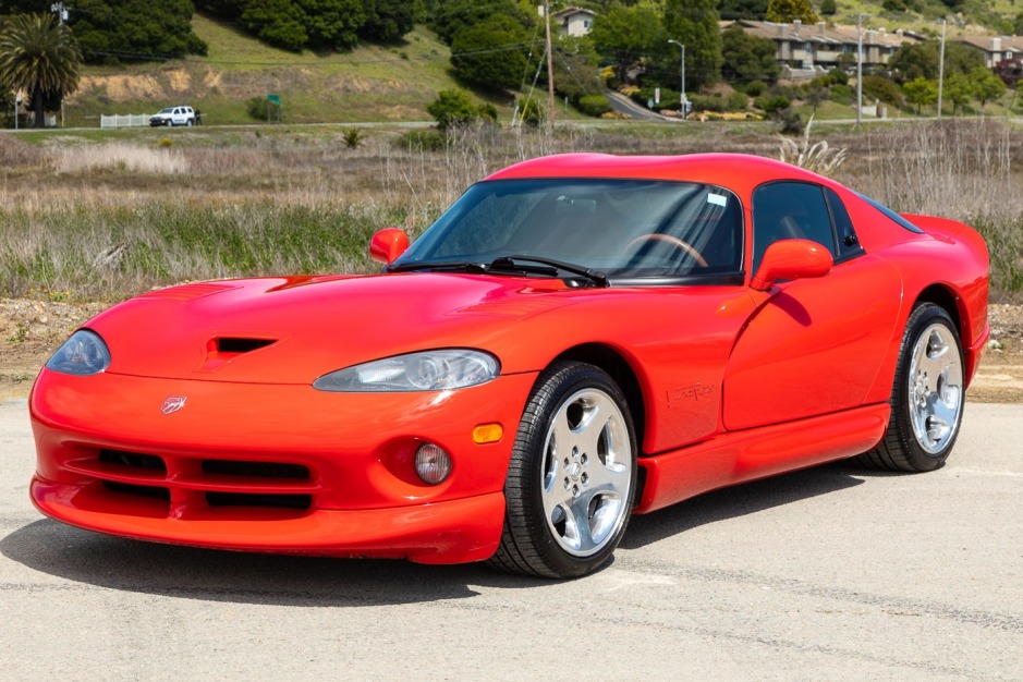 22k-Mile 2000 Dodge Viper GTS for sale on BaT Auctions - closed on May 1,  2020 (Lot #30,914) | Bring a Trailer