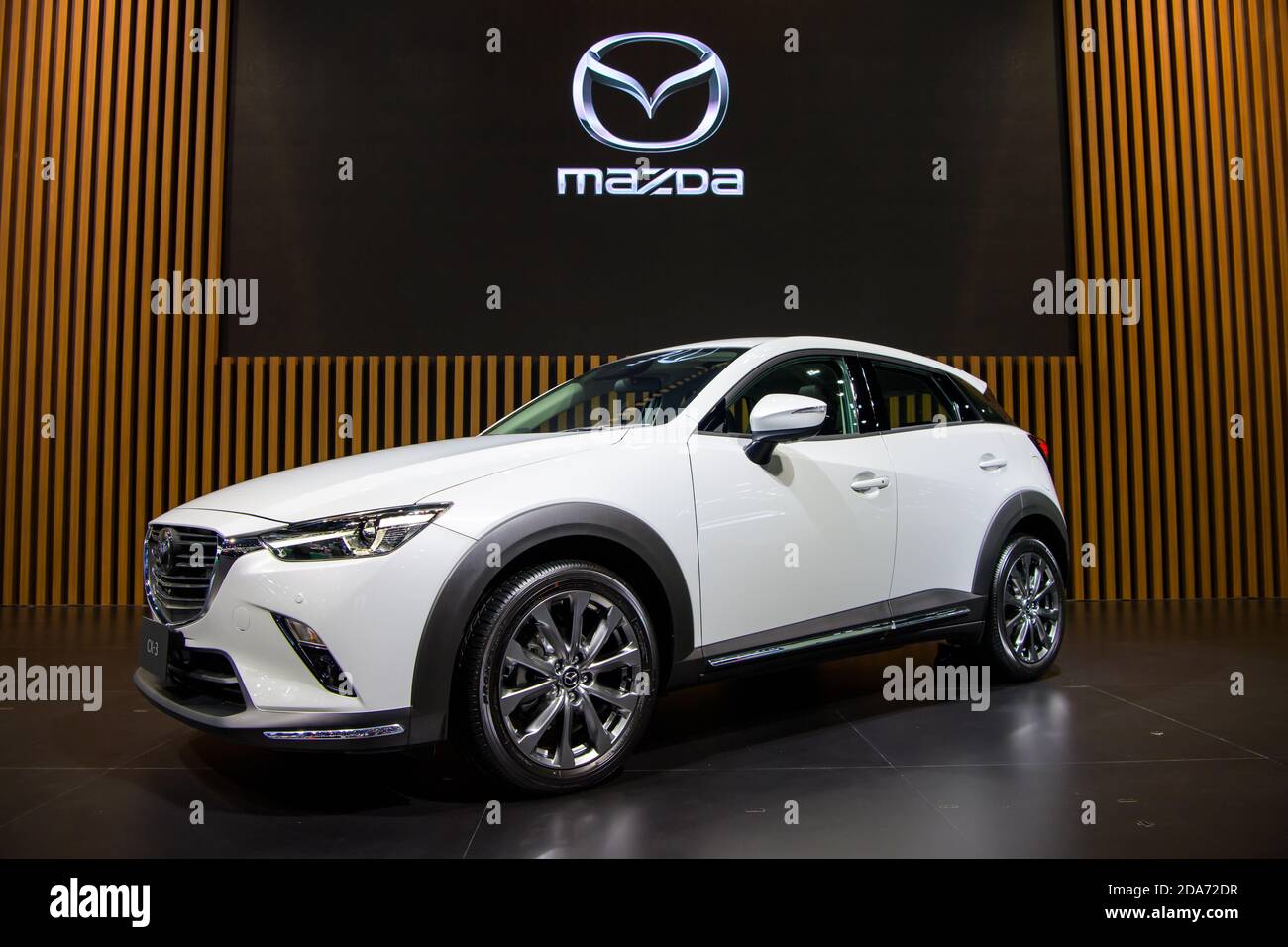 Mazda cx3 hi-res stock photography and images - Alamy