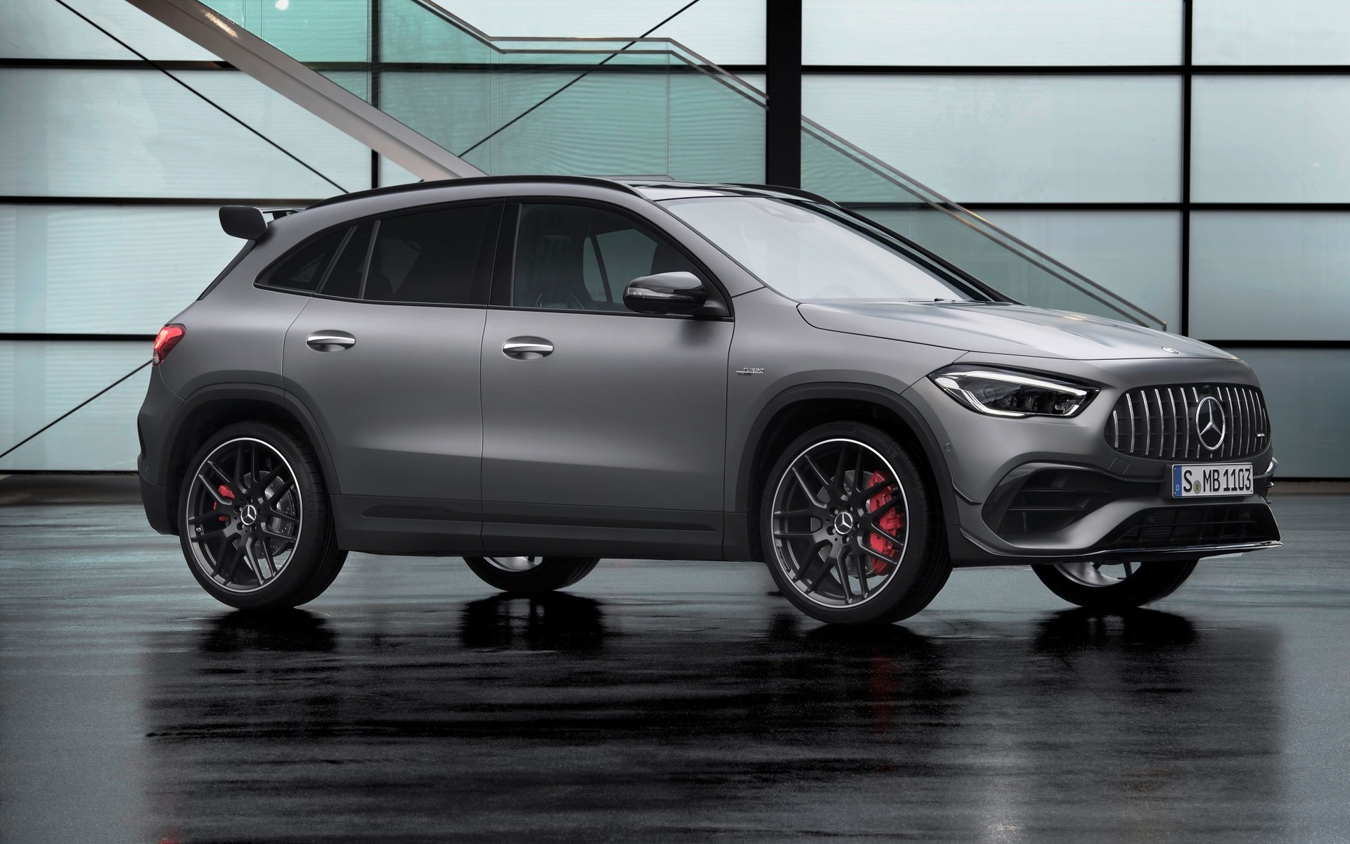 2021 Mercedes-AMG GLA 45 is Back With a 382-hp Engine - The Car Guide