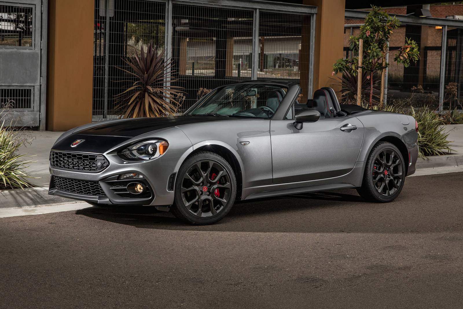 2018 FIAT 124 Spider Review & Ratings | Edmunds
