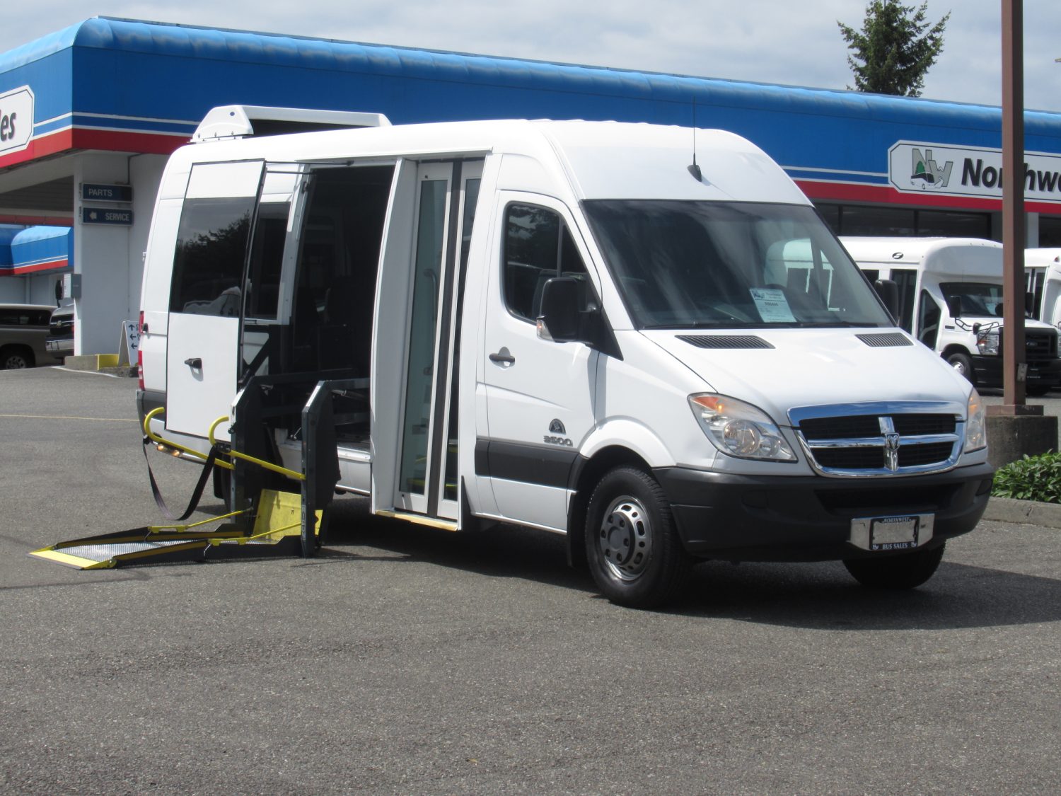 2009 Dodge Sprinter 14 Passenger ADA Van - S66496 | Northwest Bus Sales, Inc