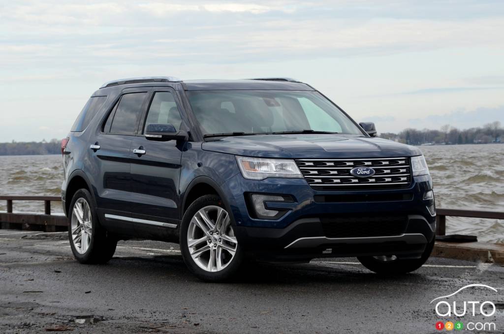 2017 Ford Explorer Does Just Fine on 4 Cylinders | Car Reviews | Auto123