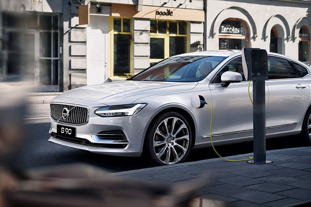 Volvo Cars Philippines Brings In Plug-In Hybrid S90 | CarGuide.PH |  Philippine Car News, Car Reviews, Car Prices