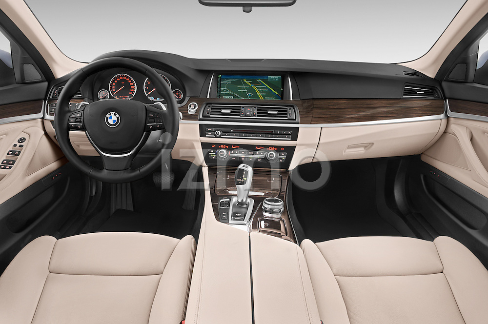 2015 BMW SERIES 5 ActiveHybrid 5 Luxury 4 Door Sedan Dashboard Stockphoto |  izmostock