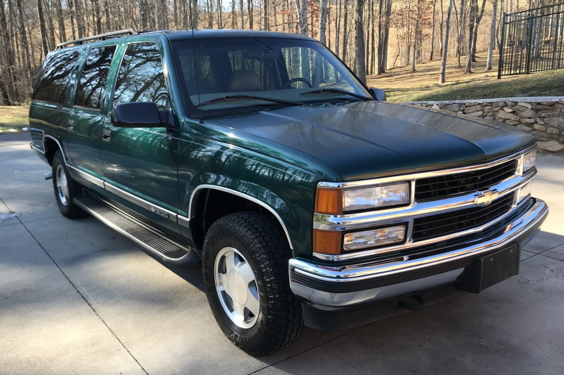 10k-Mile 1999 Chevrolet Suburban LT 4x4 for sale on BaT Auctions - sold for  $29,500 on March 14, 2022 (Lot #67,959) | Bring a Trailer