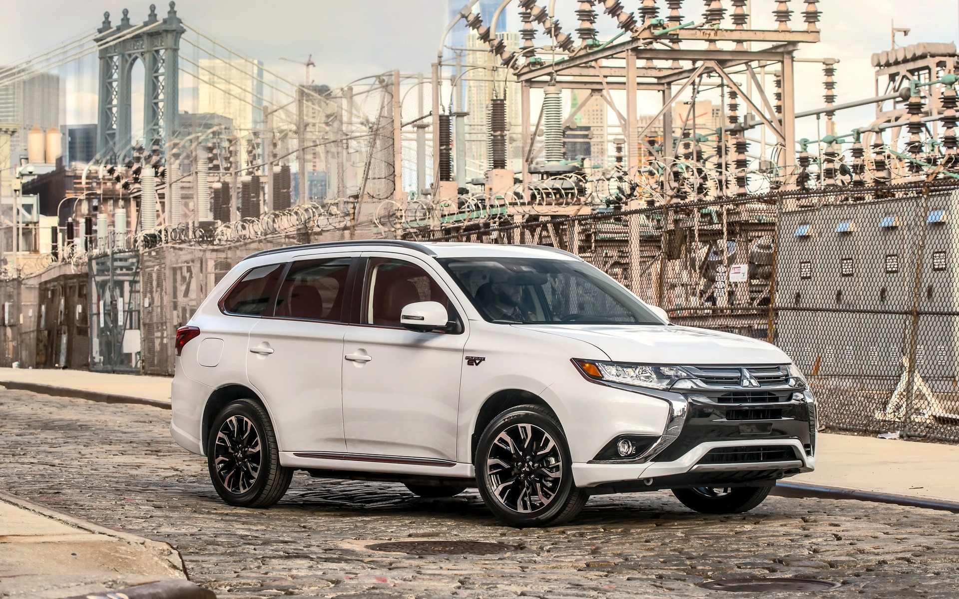 2017 Mitsubishi Outlander - News, reviews, picture galleries and videos -  The Car Guide