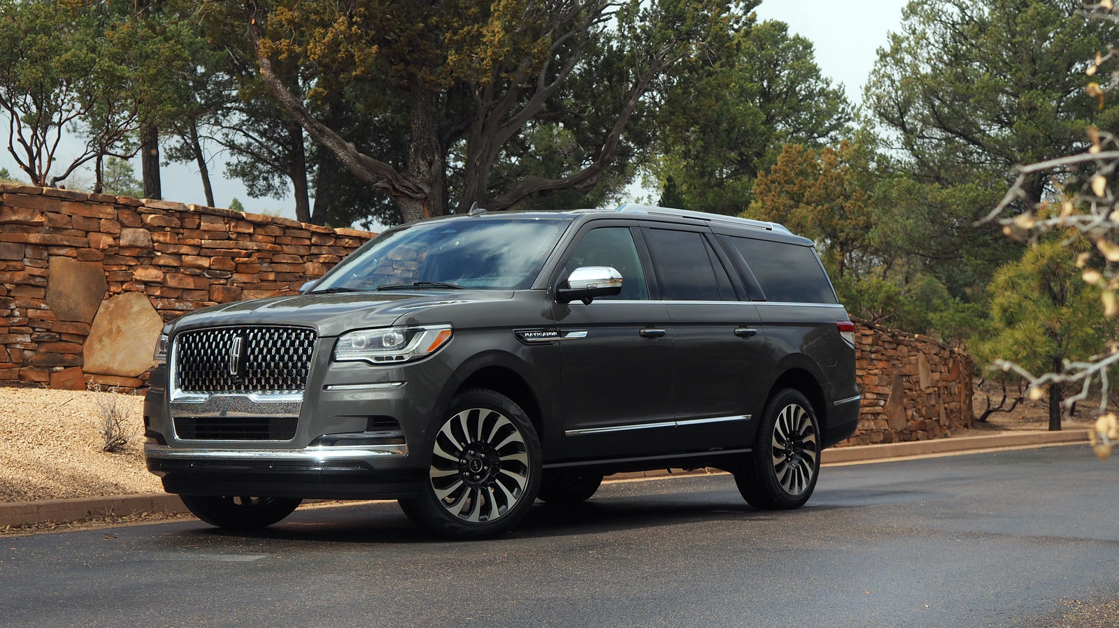 2022 Lincoln Navigator First Drive: Luxury SUV Bets On Hands-Free Tech