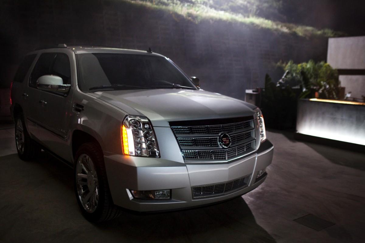 2014 Cadillac Escalade Review, Ratings, Specs, Prices, and Photos - The Car  Connection